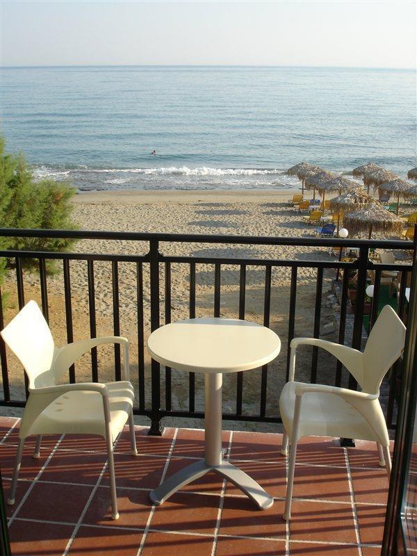 Margarita Beach Hotel Agia Marina المظهر الخارجي الصورة